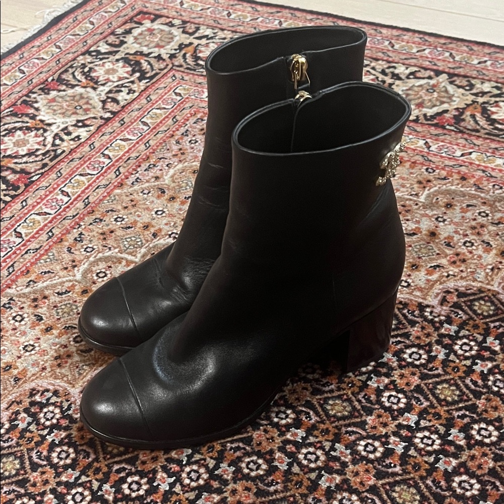 Chanel size 34.5 Black Leather Ankle Boots